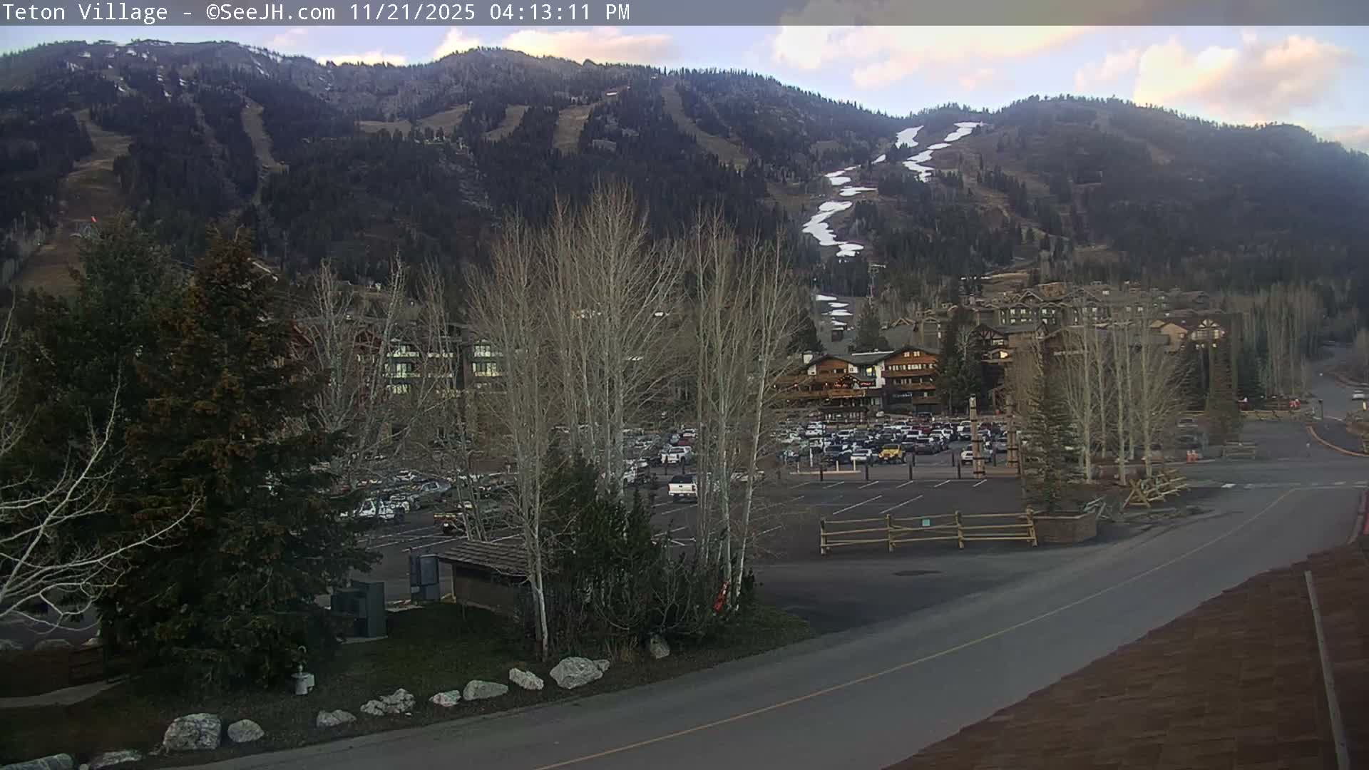 Teton Village & Grand Tetons Ski Slopes Live Cam - Teton Village , Teton, Wyoming, USA
