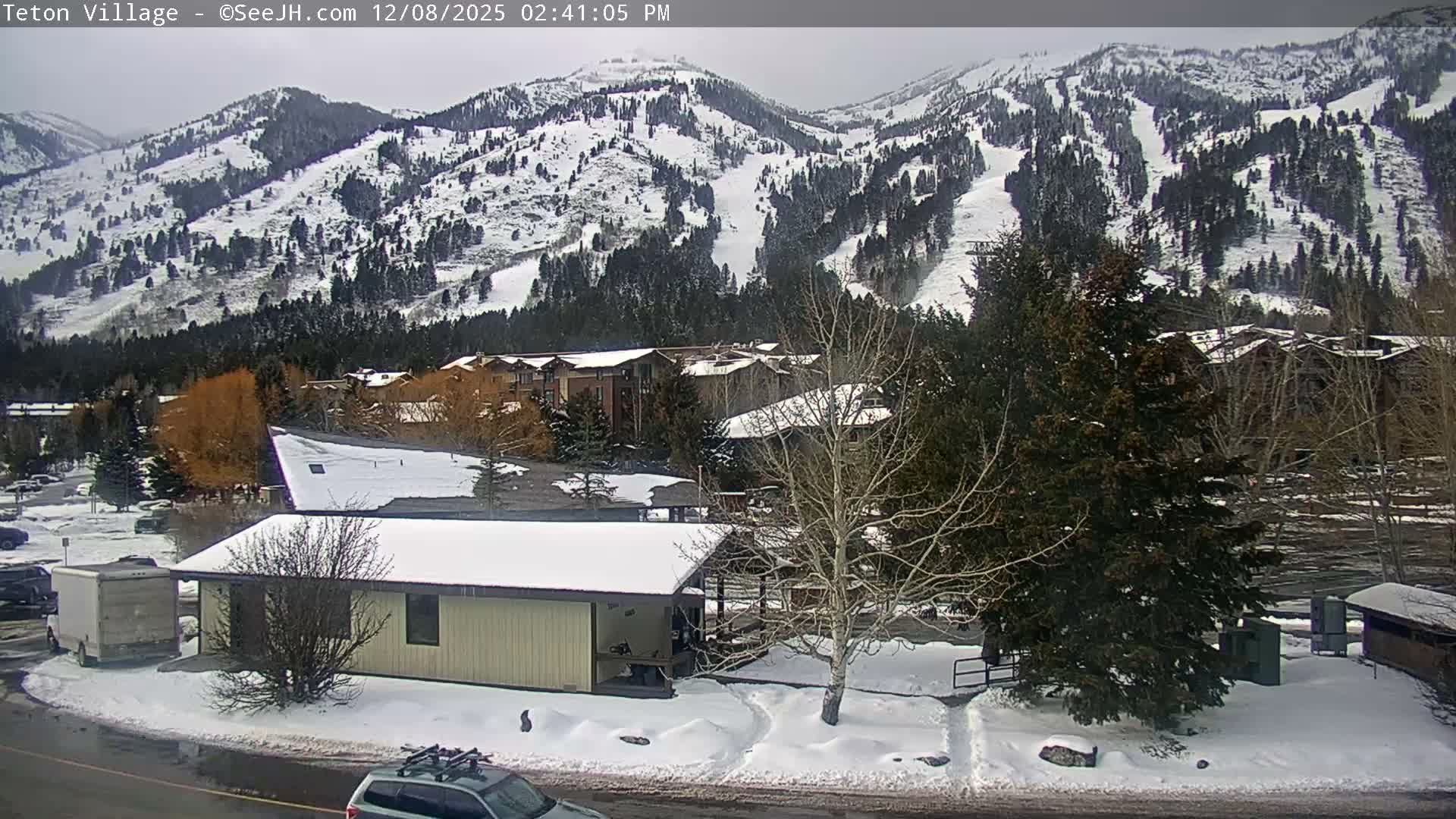 Teton Village & Grand Tetons Ski Slopes Live Cam - Teton Village , Teton, Wyoming, USA