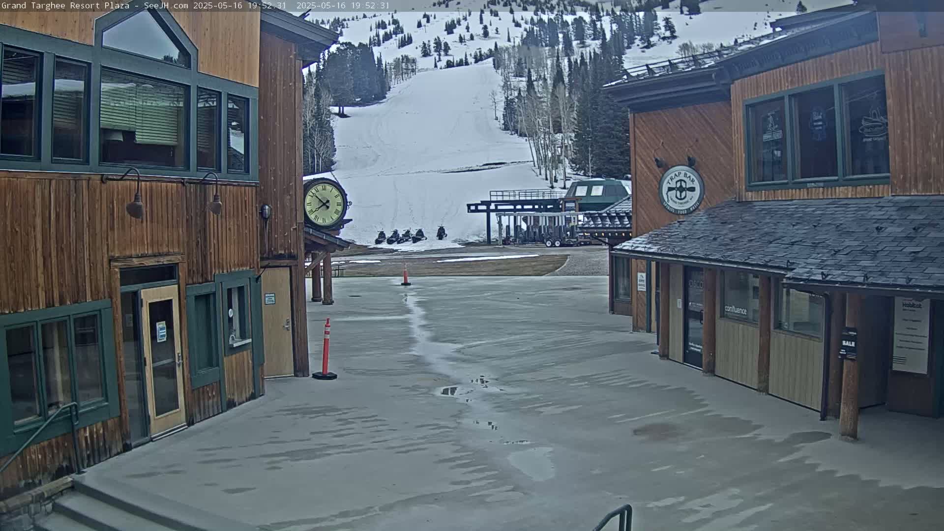 Alta, Freds Mountain Grand Targhee Resort Plaza Live Cam  -Alta, Teton, Wyoming, USA