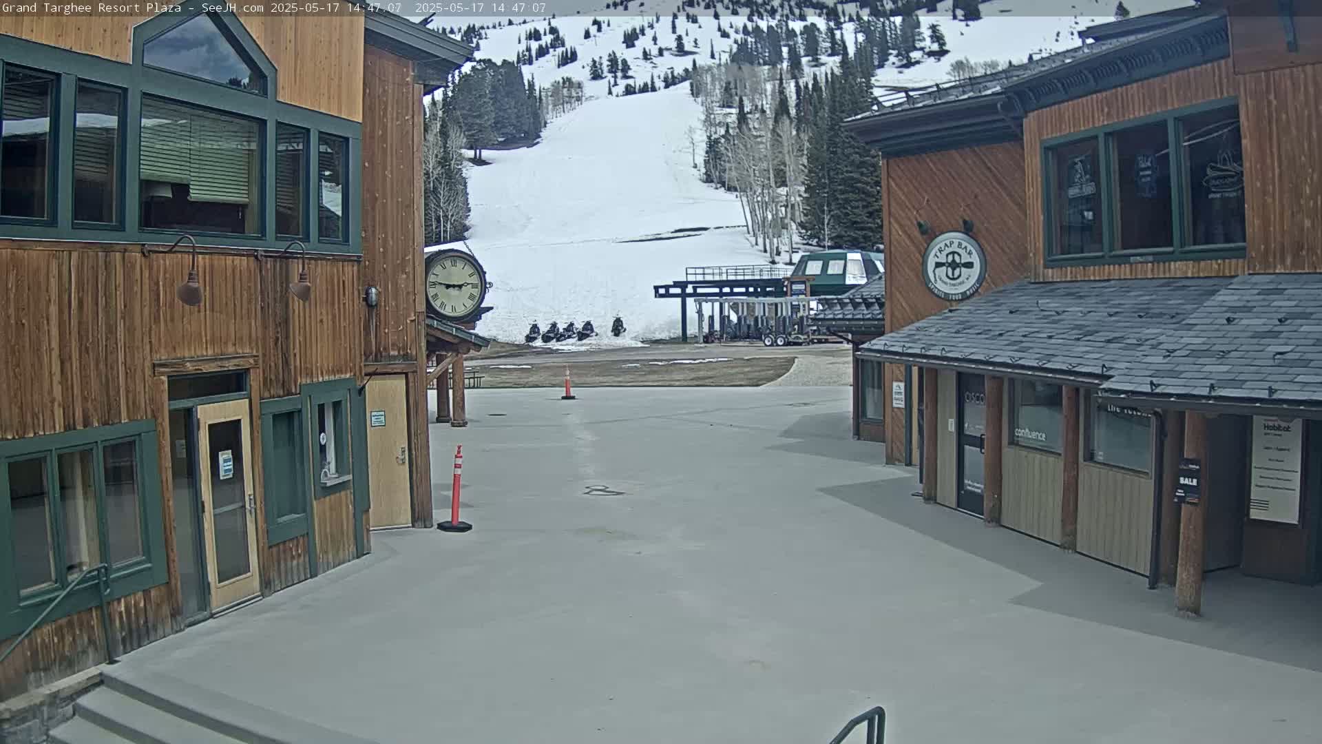 Alta, Freds Mountain Grand Targhee Resort Plaza Live Cam  -Alta, Teton, Wyoming, USA