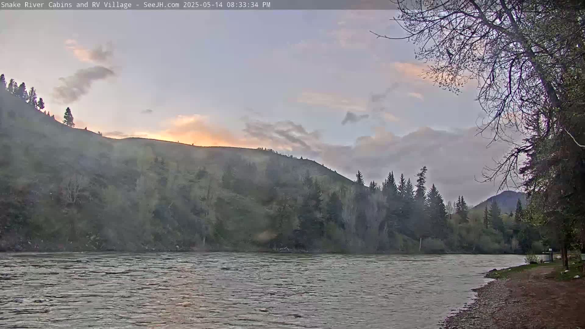 Hoback, Snake River Cabins and RV Village Live Cam - Hoback, Teton, Wyoming, USA