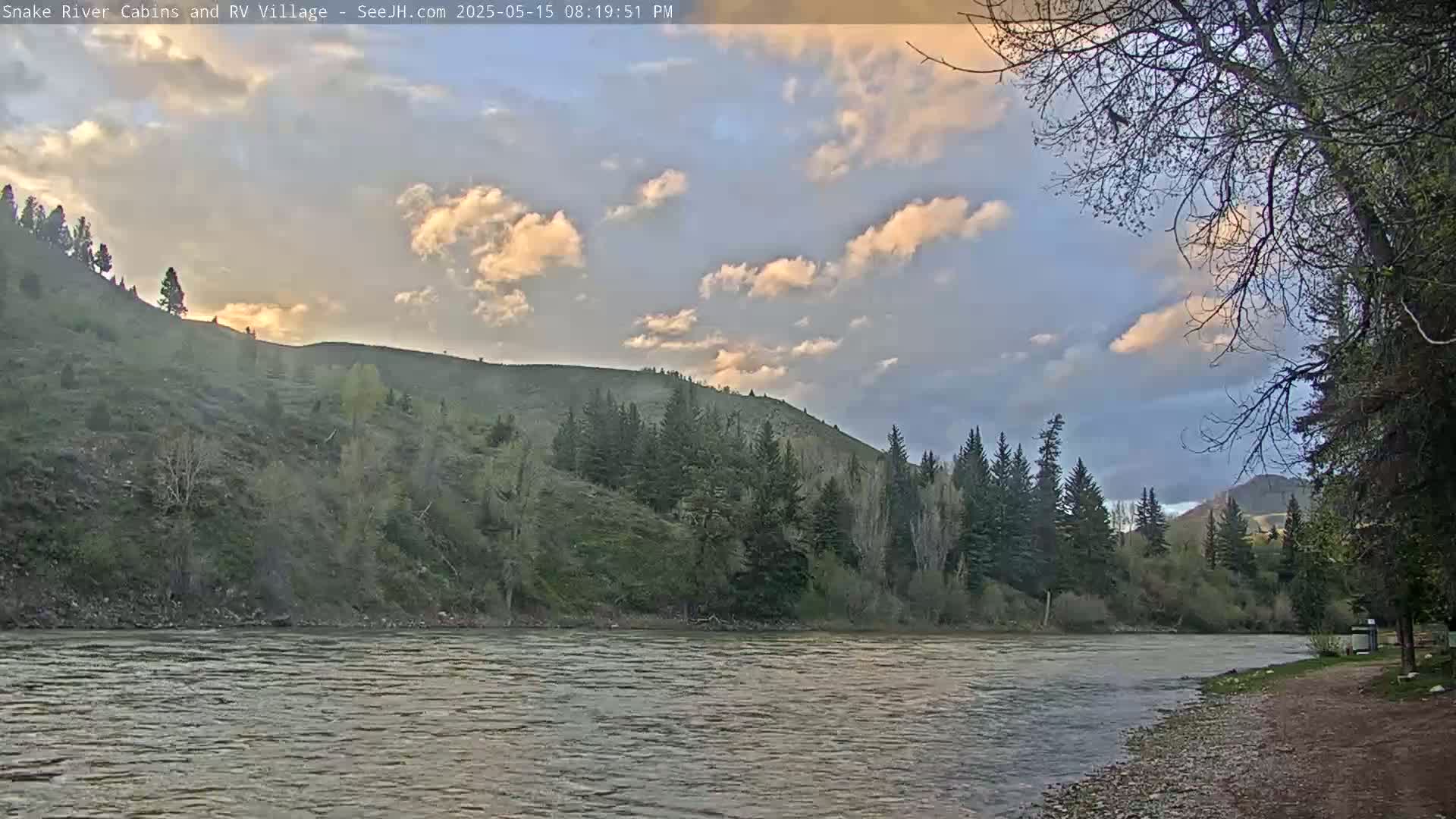 Hoback, Snake River Cabins and RV Village Live Cam - Hoback, Teton, Wyoming, USA