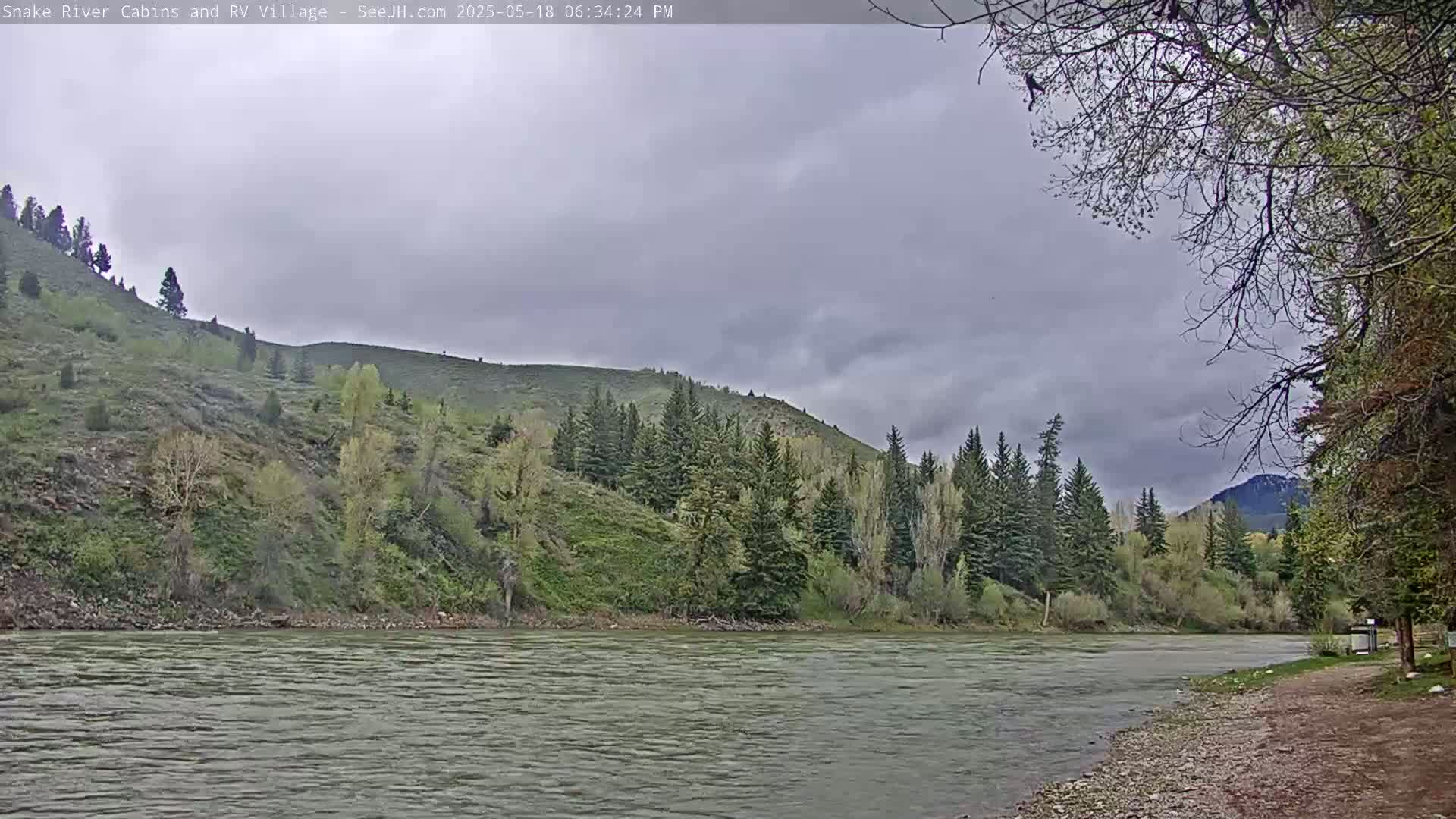 Hoback, Snake River Cabins and RV Village Live Cam - Hoback, Teton, Wyoming, USA