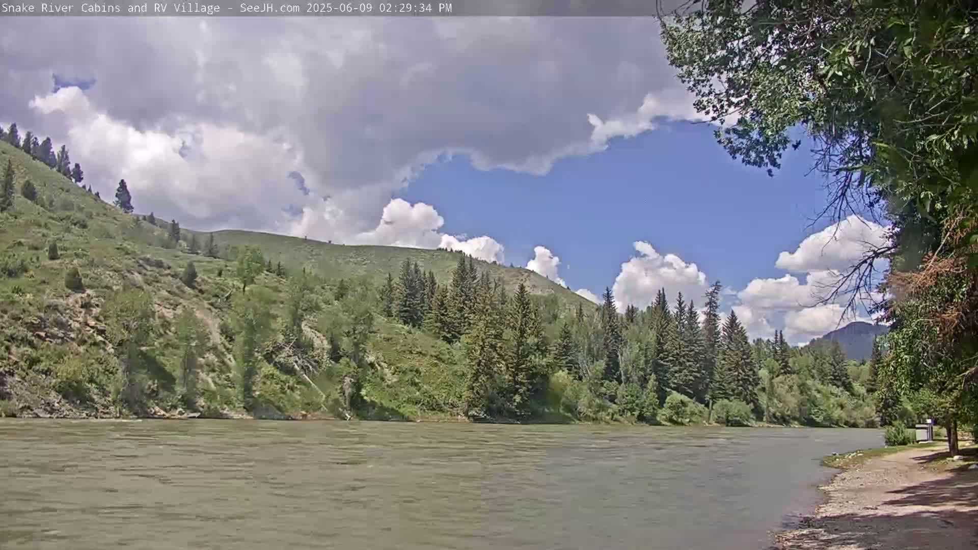 Hoback, Snake River Cabins and RV Village Live Cam - Hoback, Teton, Wyoming, USA