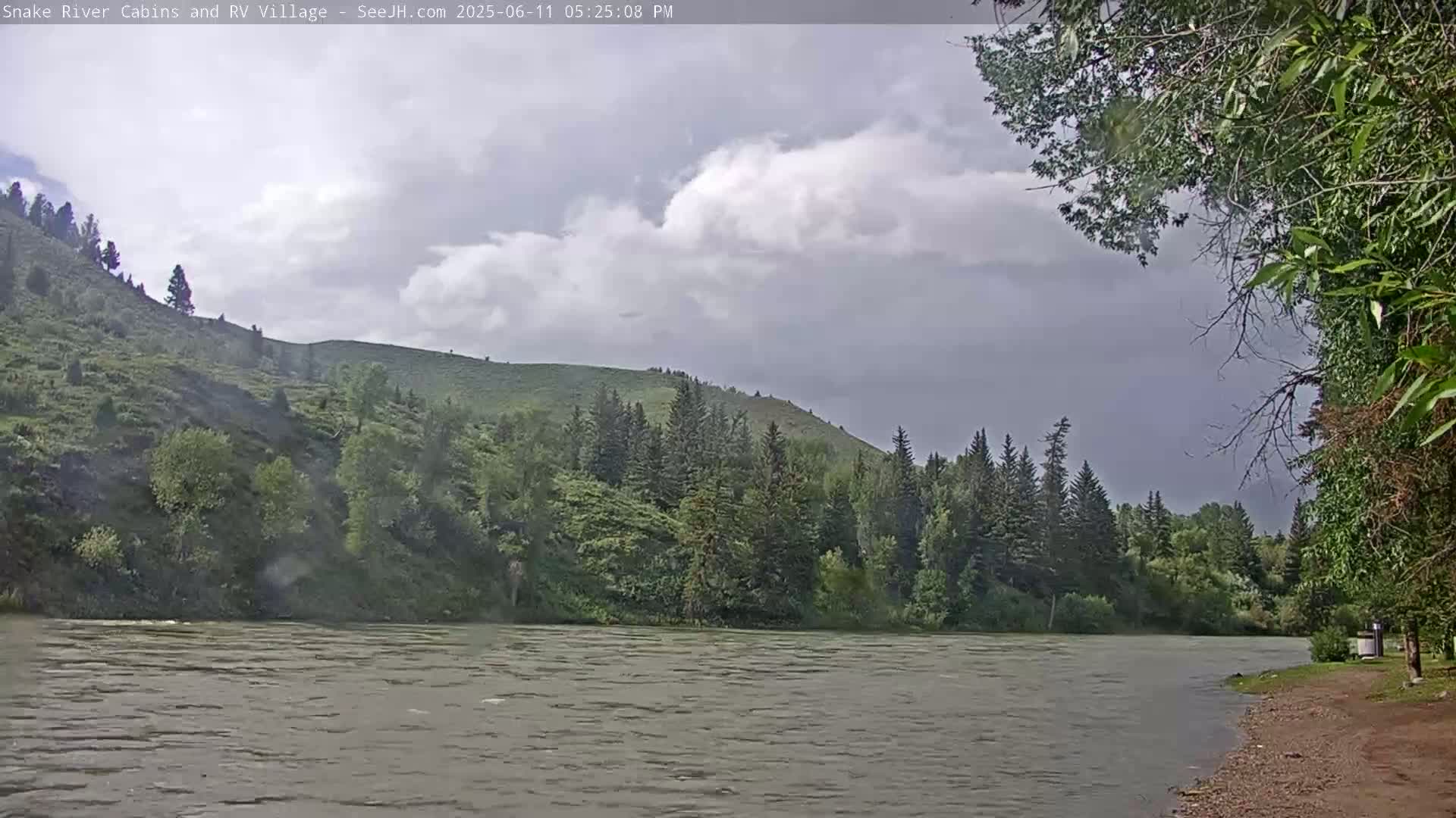 Hoback, Snake River Cabins and RV Village Live Cam - Hoback, Teton, Wyoming, USA