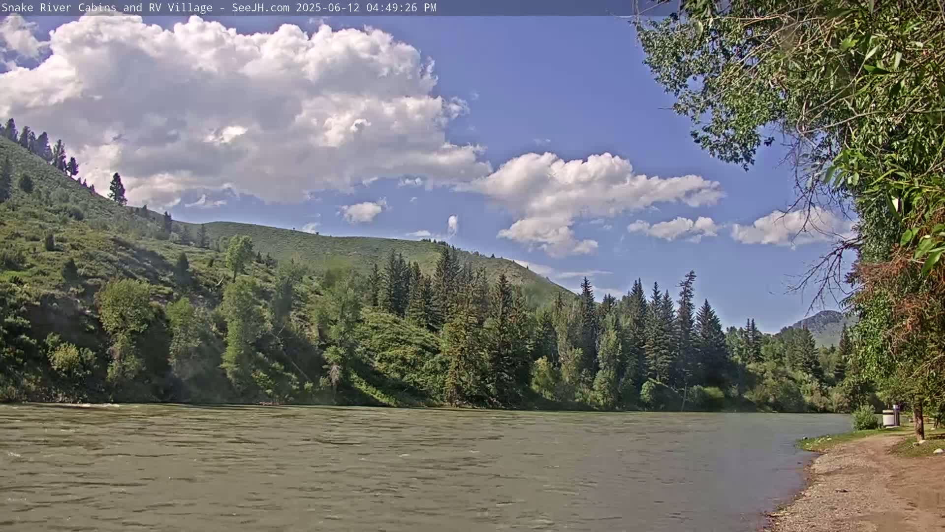 Hoback, Snake River Cabins and RV Village Live Cam - Hoback, Teton, Wyoming, USA