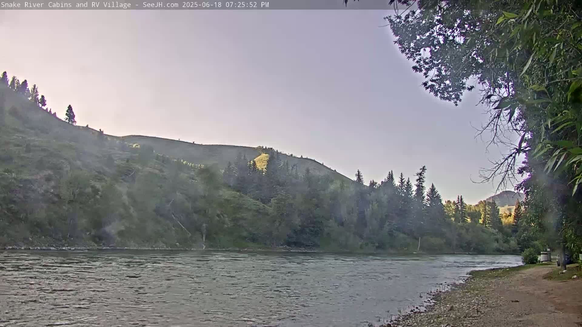 Hoback, Snake River Cabins and RV Village Live Cam - Hoback, Teton, Wyoming, USA