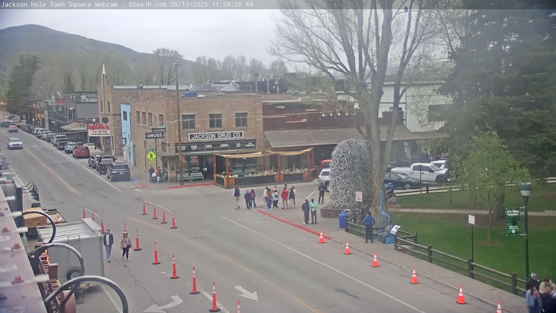 Jackson Hole, Jackson Town Center Square PTZ Live Cam - Jackson, Teton, Wyoming, USA