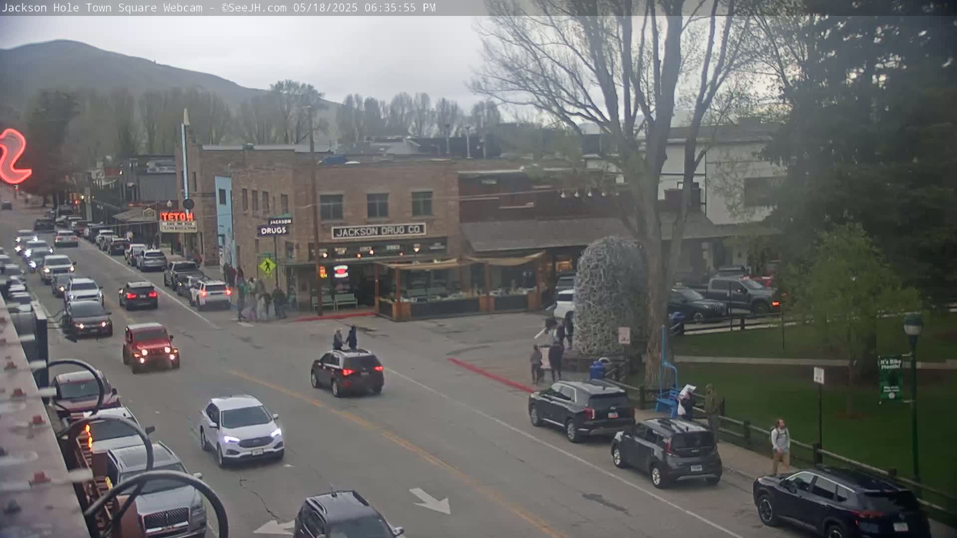 Jackson Hole, Jackson Town Center Square PTZ Live Cam - Jackson, Teton, Wyoming, USA
