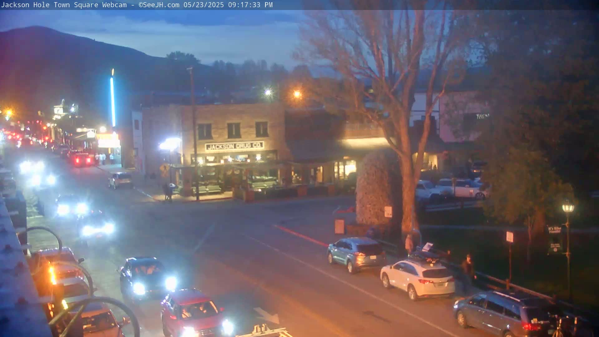 Jackson Hole, Jackson Town Center Square PTZ Live Cam - Jackson, Teton, Wyoming, USA