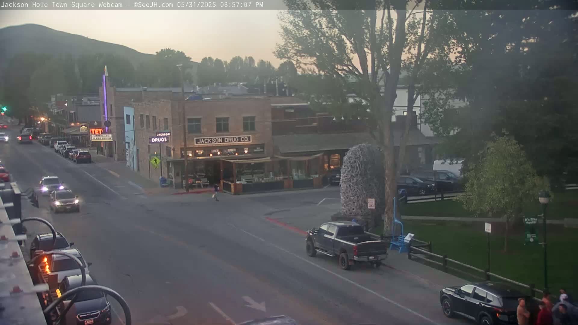 Jackson Hole, Jackson Town Center Square PTZ Live Cam - Jackson, Teton, Wyoming, USA