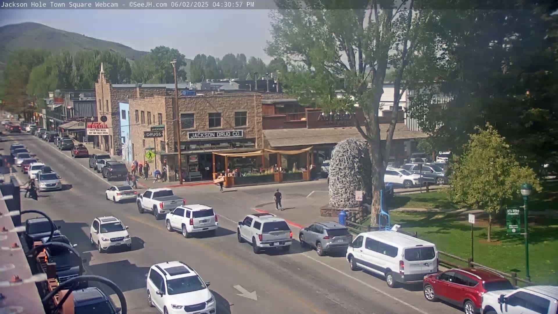 Jackson Hole, Jackson Town Center Square PTZ Live Cam - Jackson, Teton, Wyoming, USA