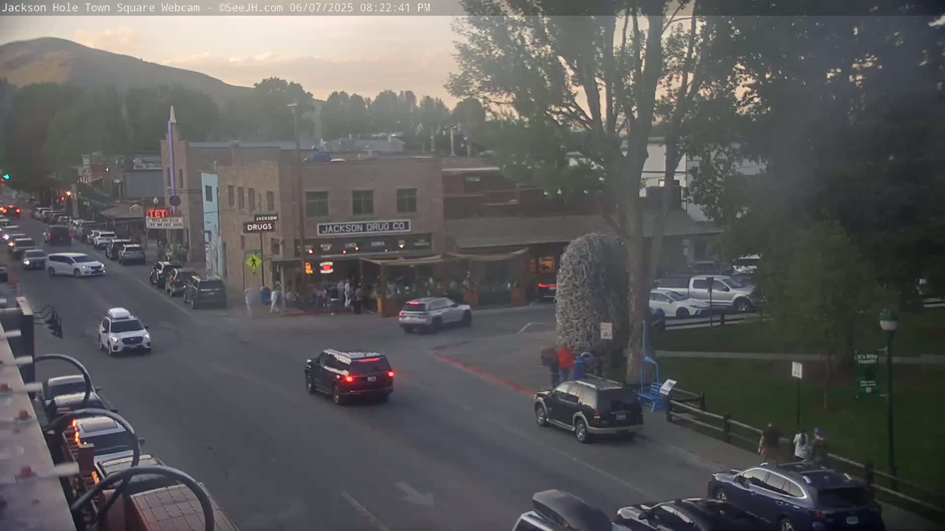 Jackson Hole, Jackson Town Center Square PTZ Live Cam - Jackson, Teton, Wyoming, USA