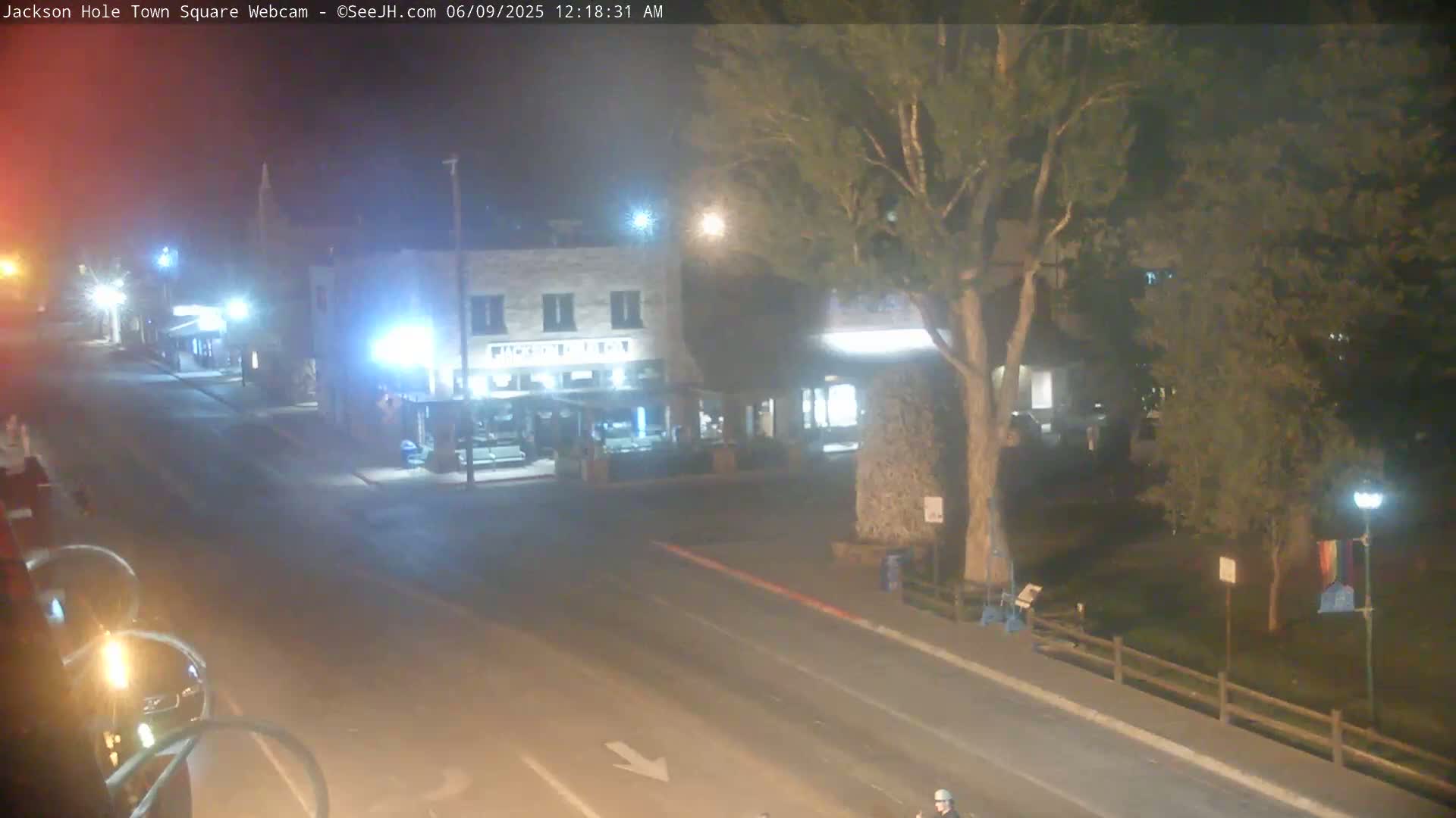 Jackson Hole, Jackson Town Center Square PTZ Live Cam - Jackson, Teton, Wyoming, USA