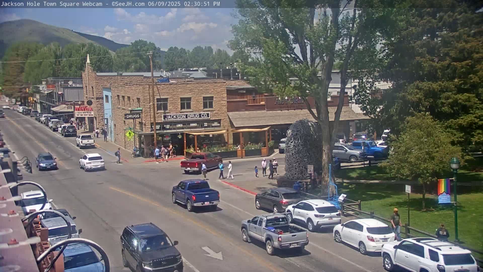 Jackson Hole, Jackson Town Center Square PTZ Live Cam - Jackson, Teton, Wyoming, USA
