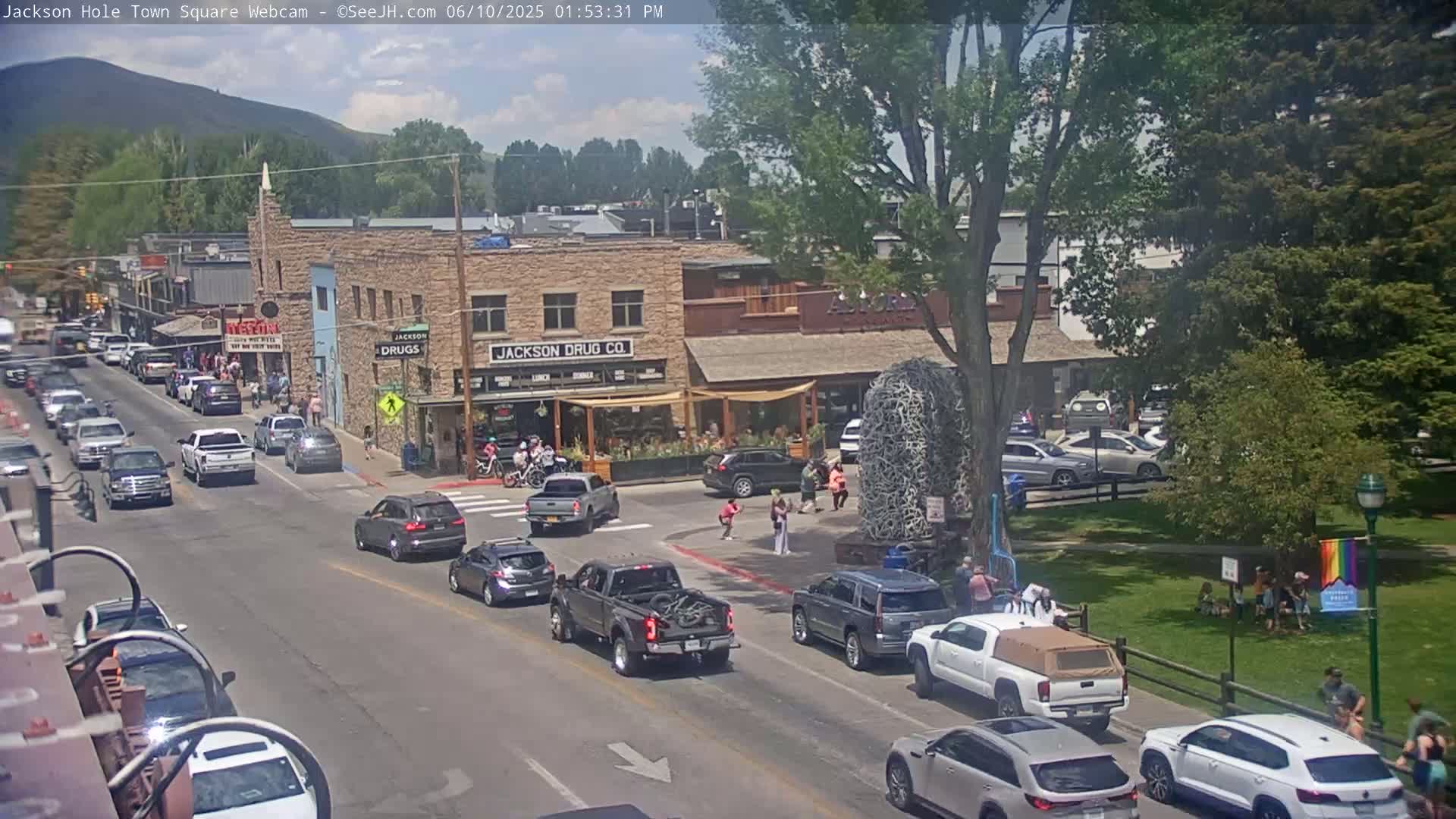 Jackson Hole, Jackson Town Center Square PTZ Live Cam - Jackson, Teton, Wyoming, USA