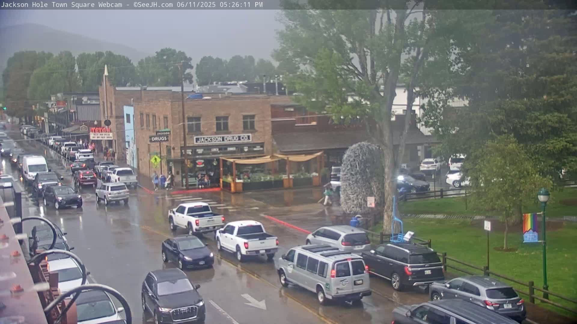 Jackson Hole, Jackson Town Center Square PTZ Live Cam - Jackson, Teton, Wyoming, USA