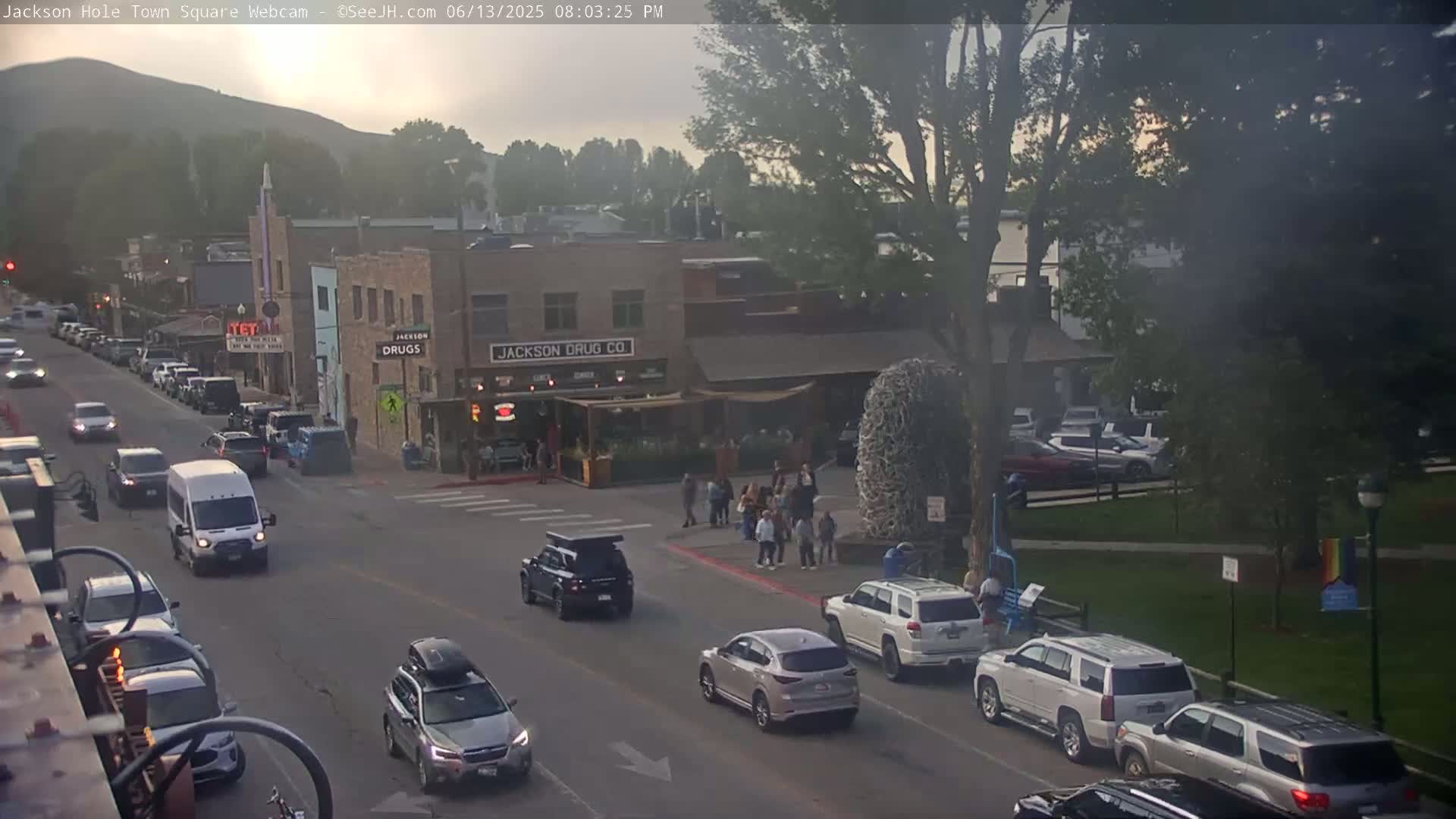 Jackson Hole, Jackson Town Center Square PTZ Live Cam - Jackson, Teton, Wyoming, USA