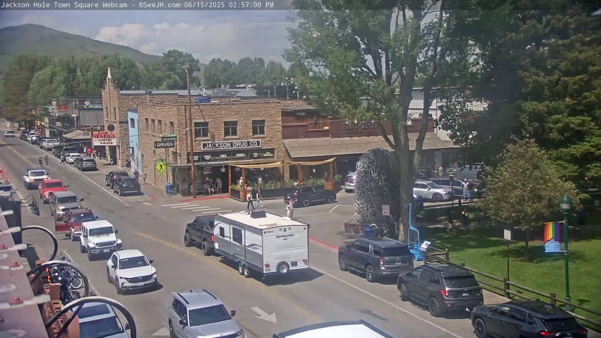 Jackson Hole, Jackson Town Center Square PTZ Live Cam - Jackson, Teton, Wyoming, USA