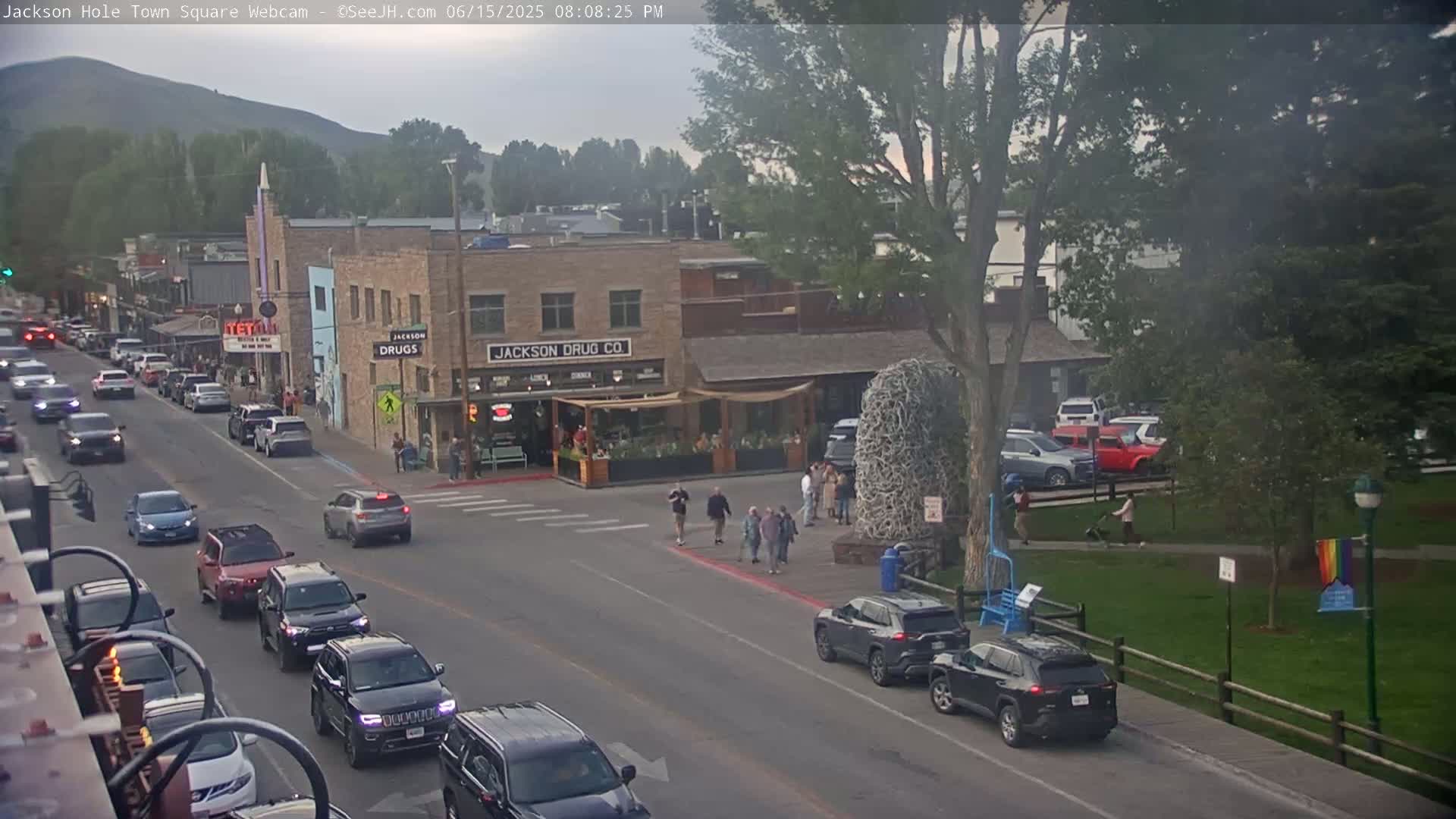 Jackson Hole, Jackson Town Center Square PTZ Live Cam - Jackson, Teton, Wyoming, USA
