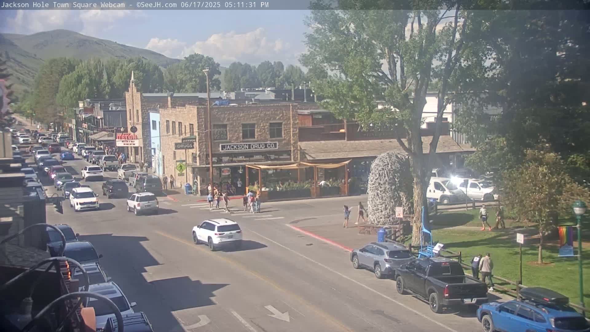 Jackson Hole, Jackson Town Center Square PTZ Live Cam - Jackson, Teton, Wyoming, USA