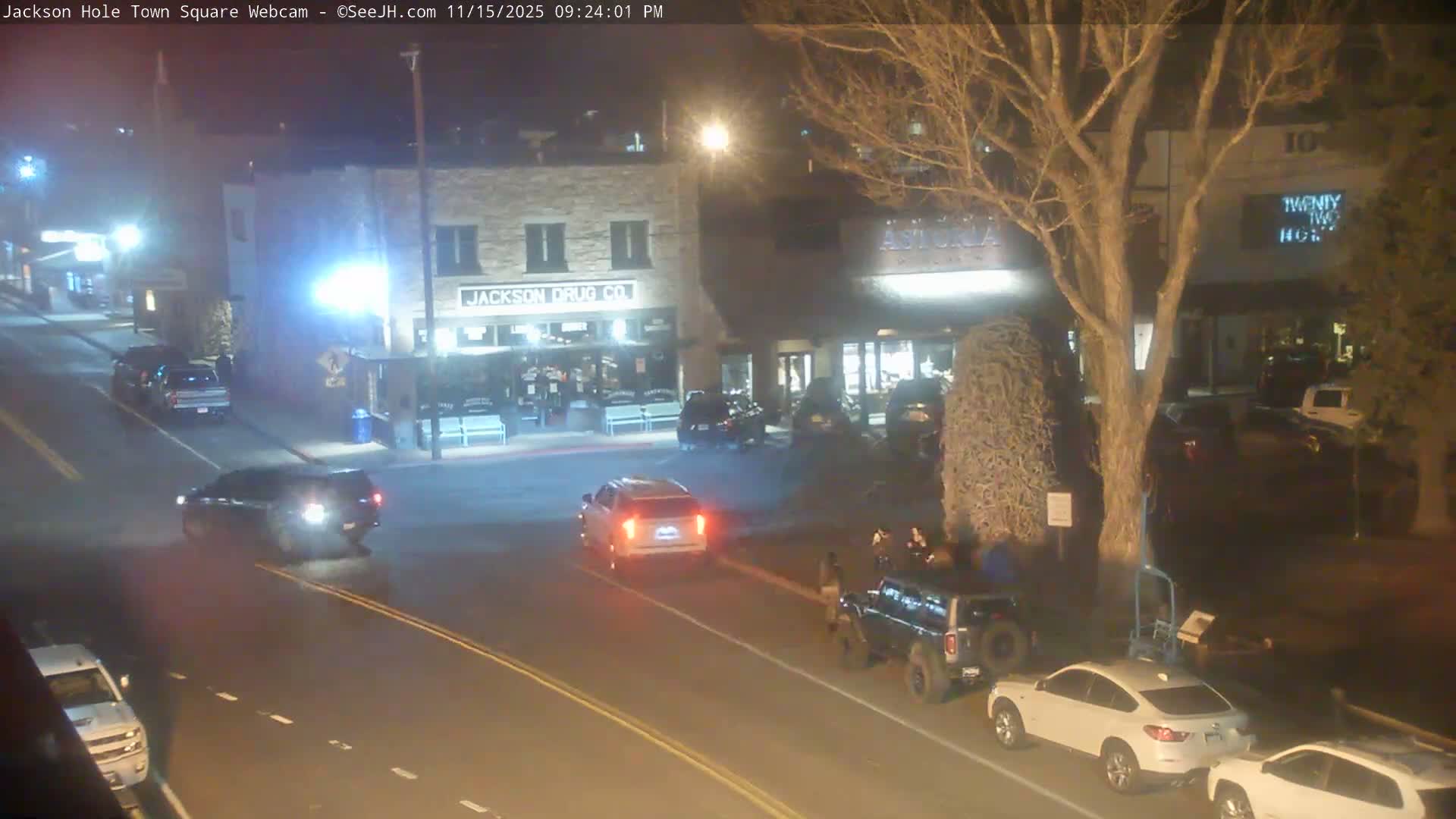 Jackson Hole, Jackson Town Center Square PTZ Live Cam - Jackson, Teton, Wyoming, USA
