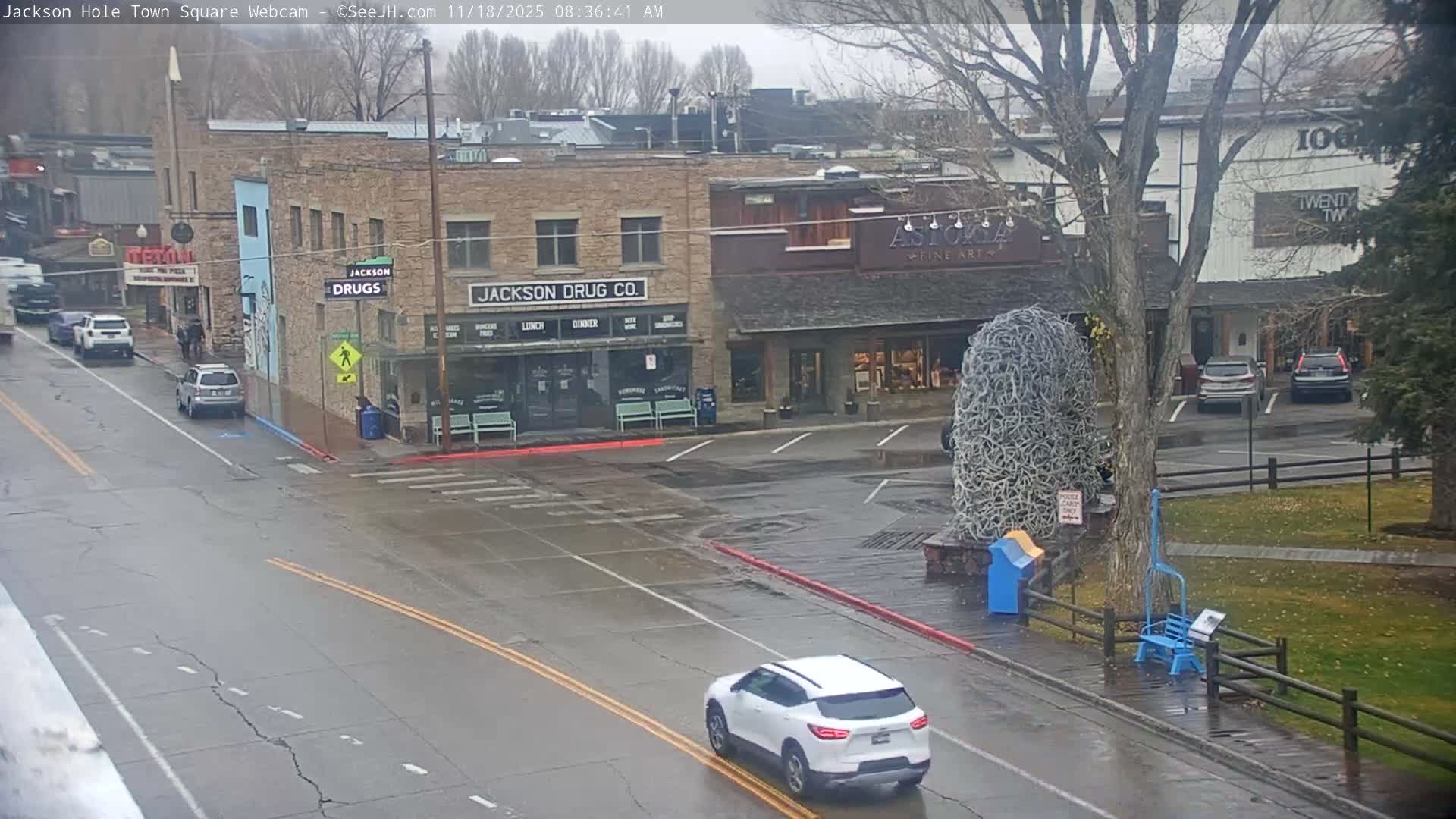 Jackson Hole, Jackson Town Center Square PTZ Live Cam - Jackson, Teton, Wyoming, USA