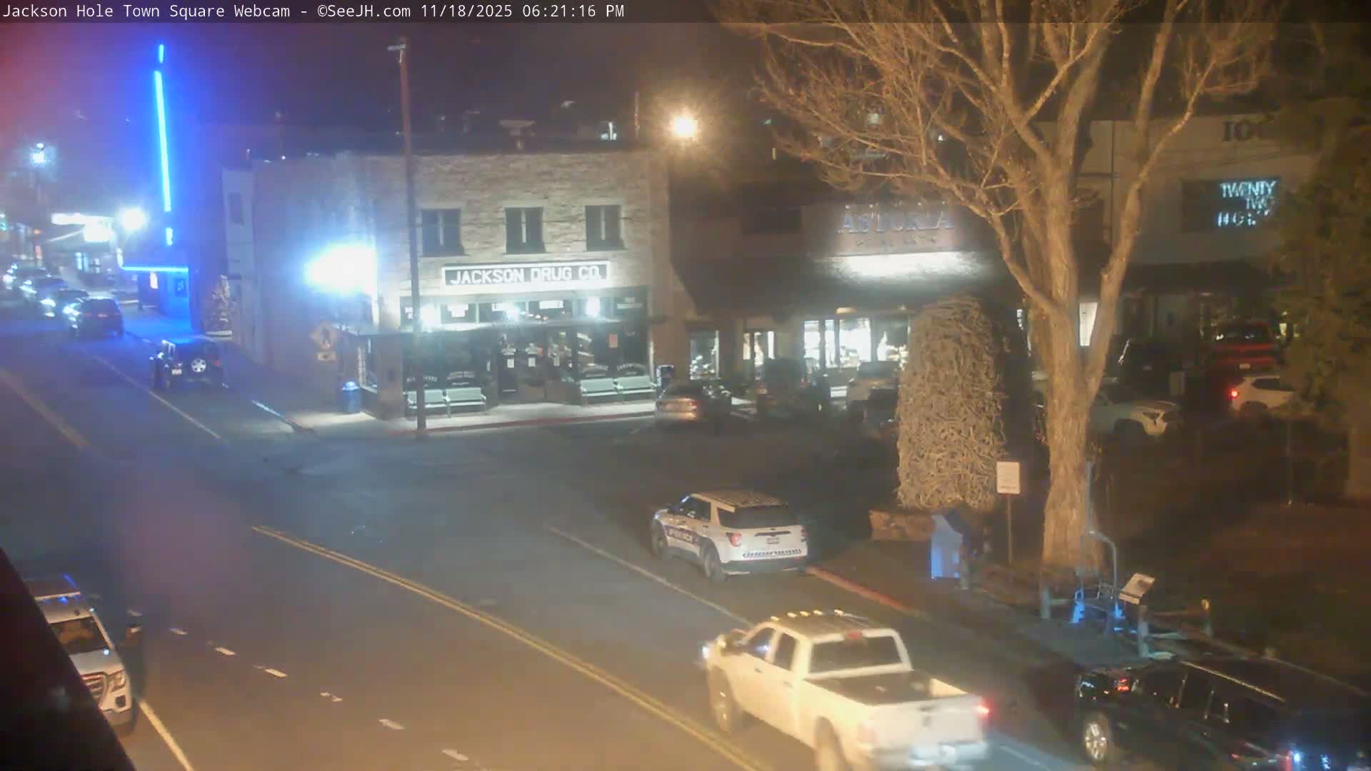 Jackson Hole, Jackson Town Center Square PTZ Live Cam - Jackson, Teton, Wyoming, USA