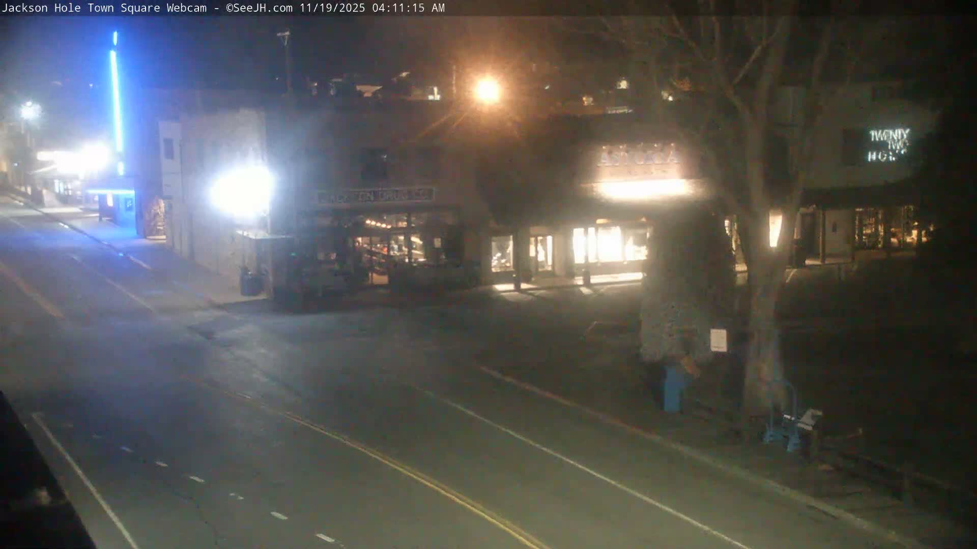 Jackson Hole, Jackson Town Center Square PTZ Live Cam - Jackson, Teton, Wyoming, USA