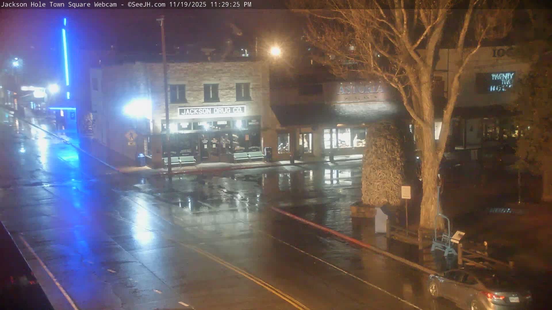 Jackson Hole, Jackson Town Center Square PTZ Live Cam - Jackson, Teton, Wyoming, USA