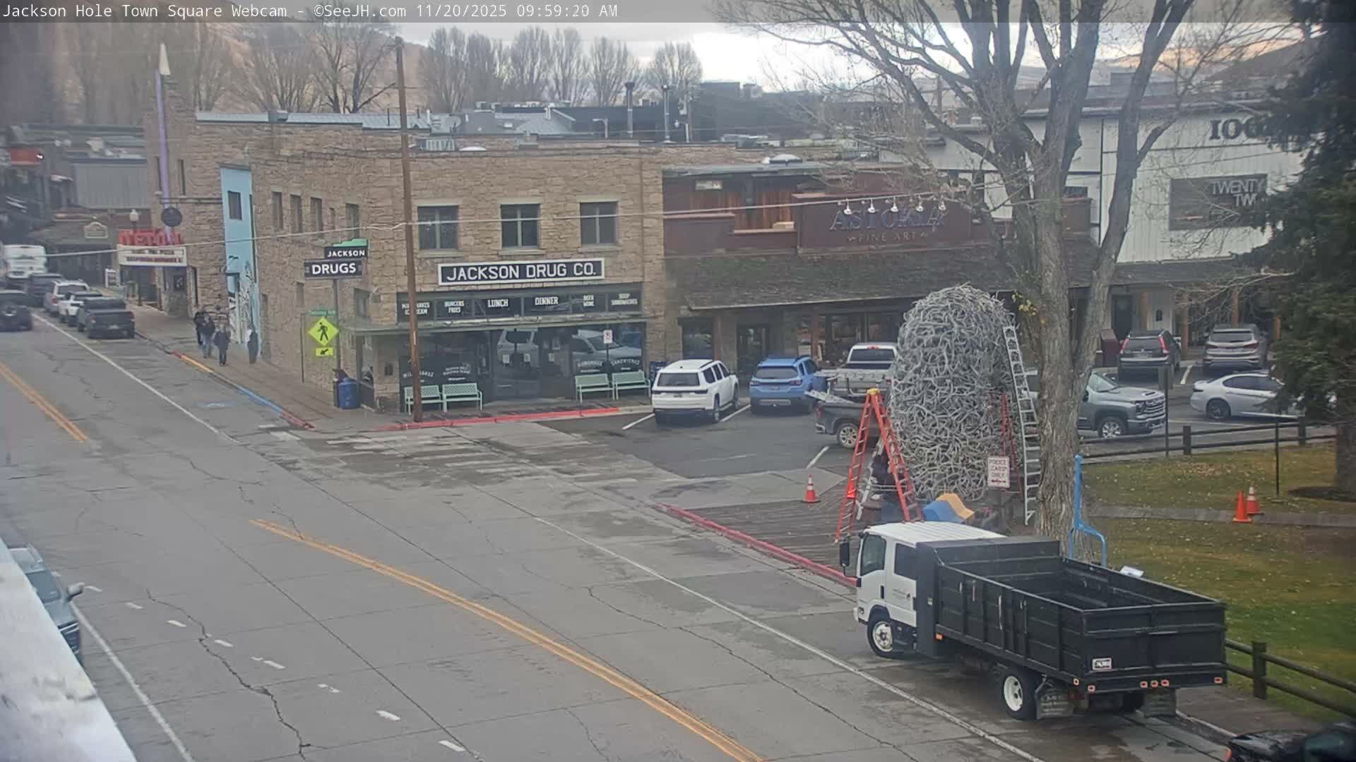 Jackson Hole, Jackson Town Center Square PTZ Live Cam - Jackson, Teton, Wyoming, USA