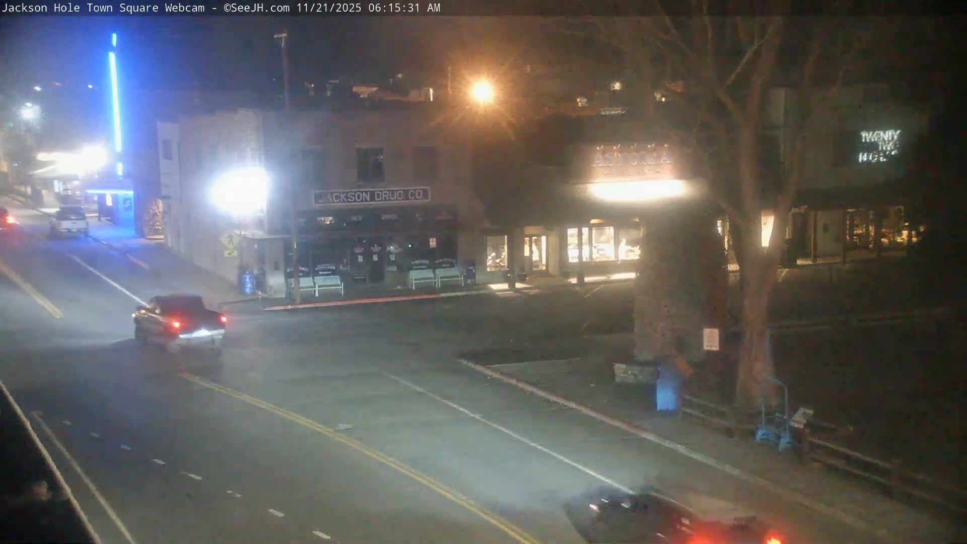 Jackson Hole, Jackson Town Center Square PTZ Live Cam - Jackson, Teton, Wyoming, USA
