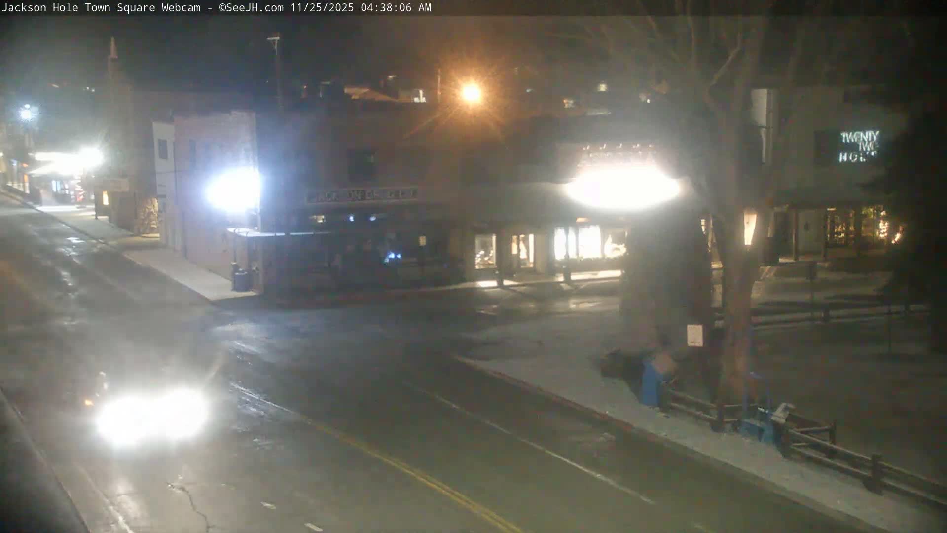 Jackson Hole, Jackson Town Center Square PTZ Live Cam - Jackson, Teton, Wyoming, USA