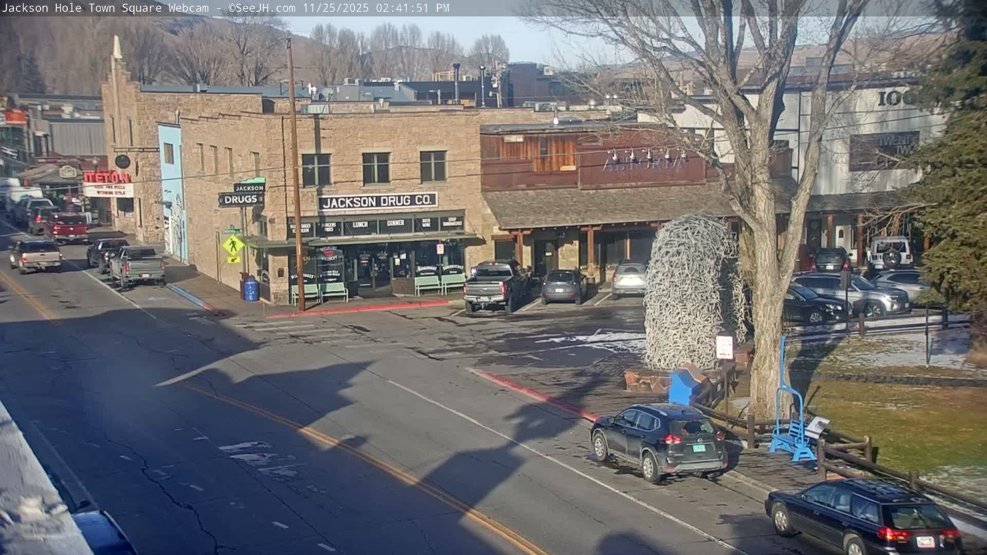 Jackson Hole, Jackson Town Center Square PTZ Live Cam - Jackson, Teton, Wyoming, USA