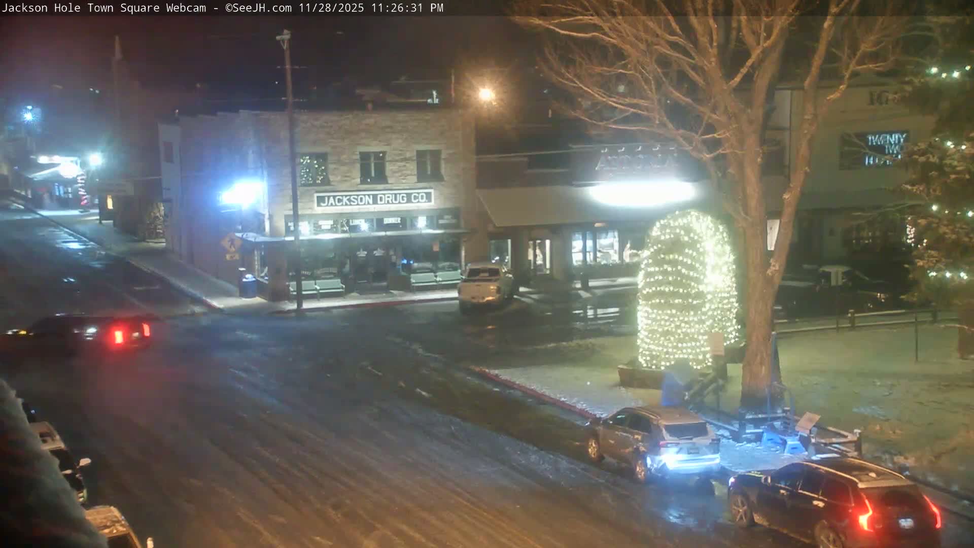 Jackson Hole, Jackson Town Center Square PTZ Live Cam - Jackson, Teton, Wyoming, USA