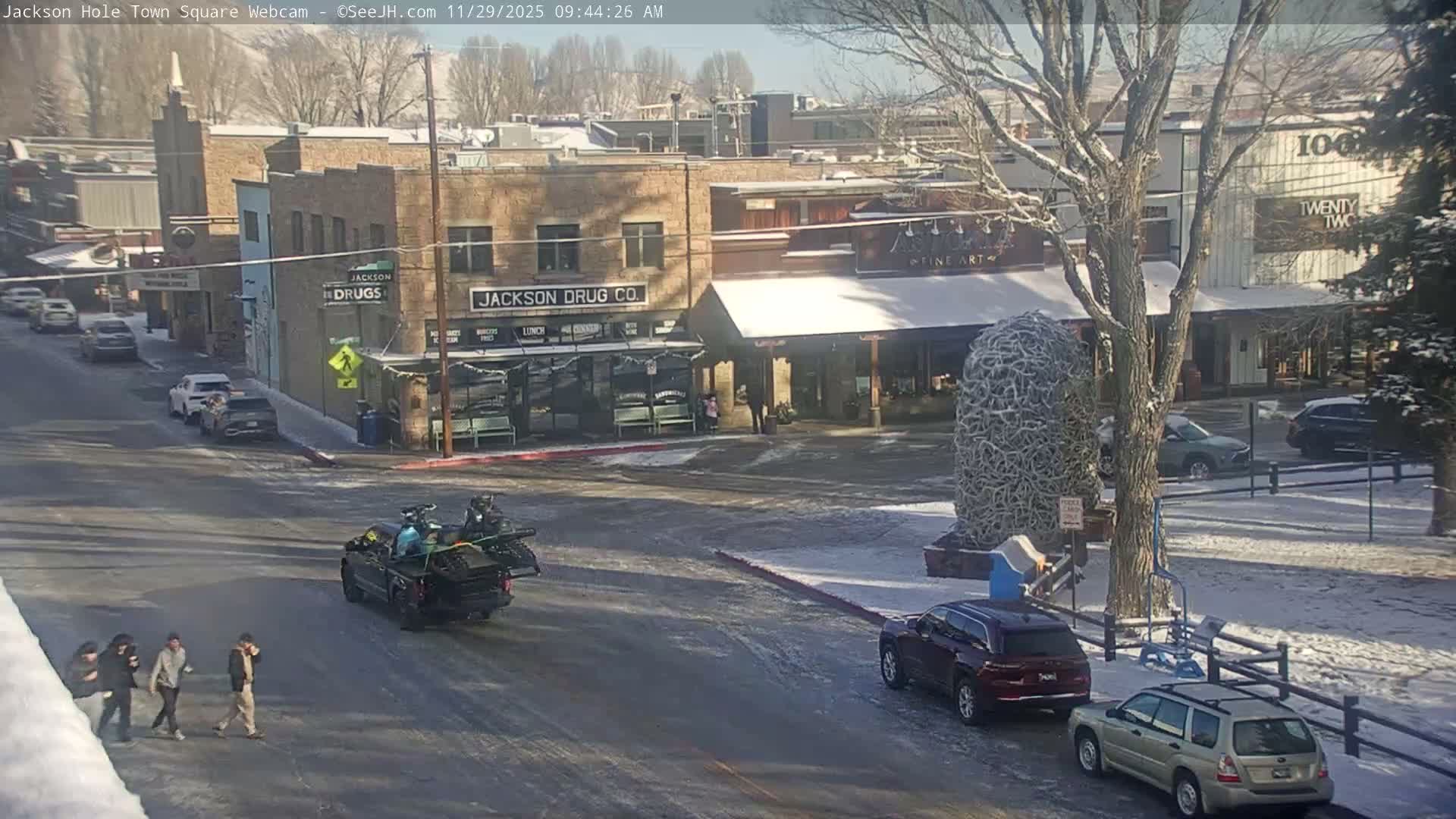 Jackson Hole, Jackson Town Center Square PTZ Live Cam - Jackson, Teton, Wyoming, USA