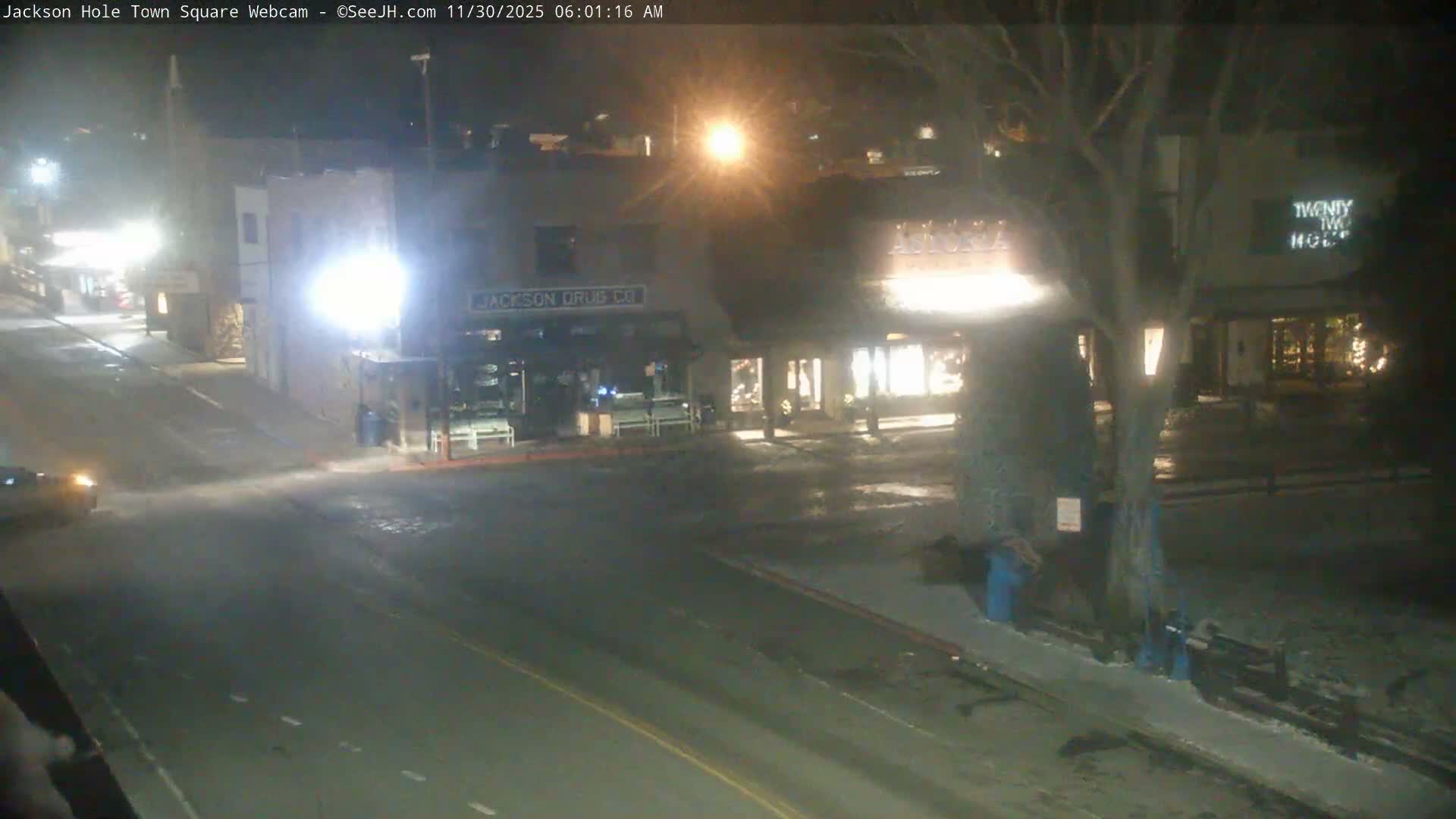 Jackson Hole, Jackson Town Center Square PTZ Live Cam - Jackson, Teton, Wyoming, USA