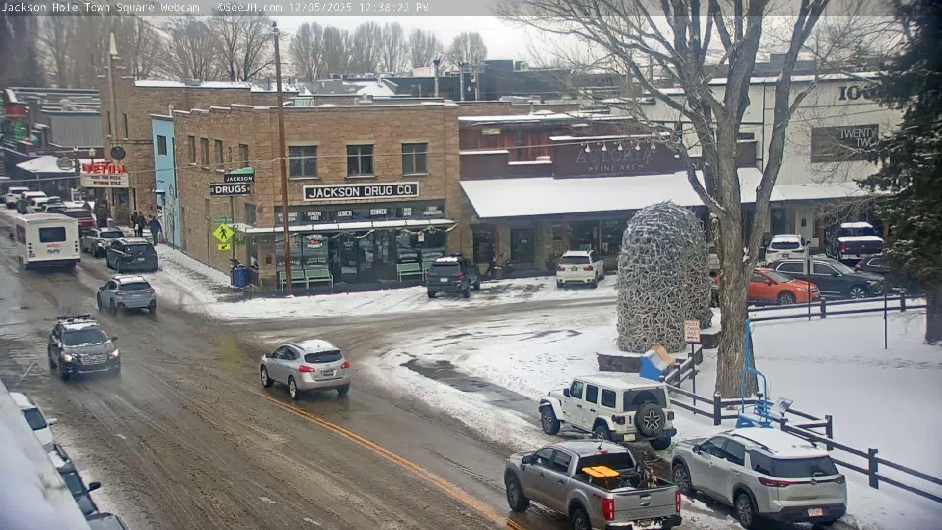 Jackson Hole, Jackson Town Center Square PTZ Live Cam - Jackson, Teton, Wyoming, USA