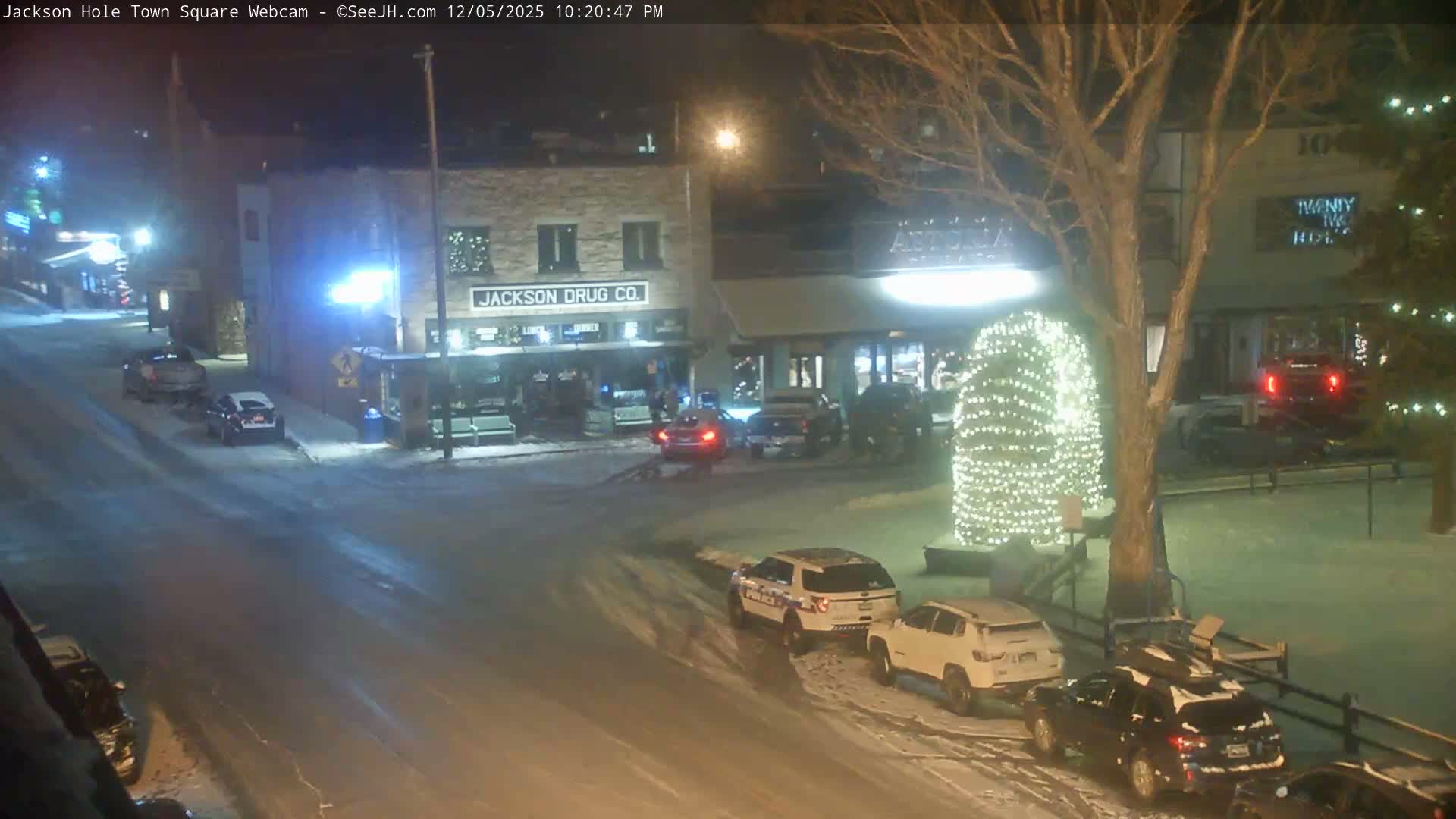 Jackson Hole, Jackson Town Center Square PTZ Live Cam - Jackson, Teton, Wyoming, USA