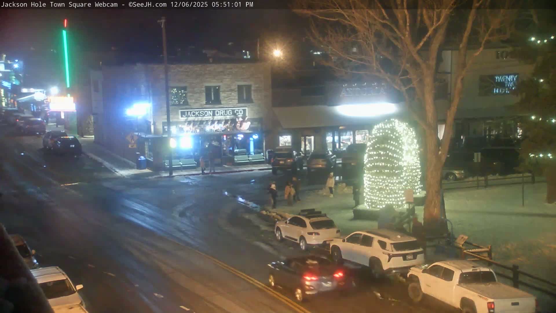 Jackson Hole, Jackson Town Center Square PTZ Live Cam - Jackson, Teton, Wyoming, USA