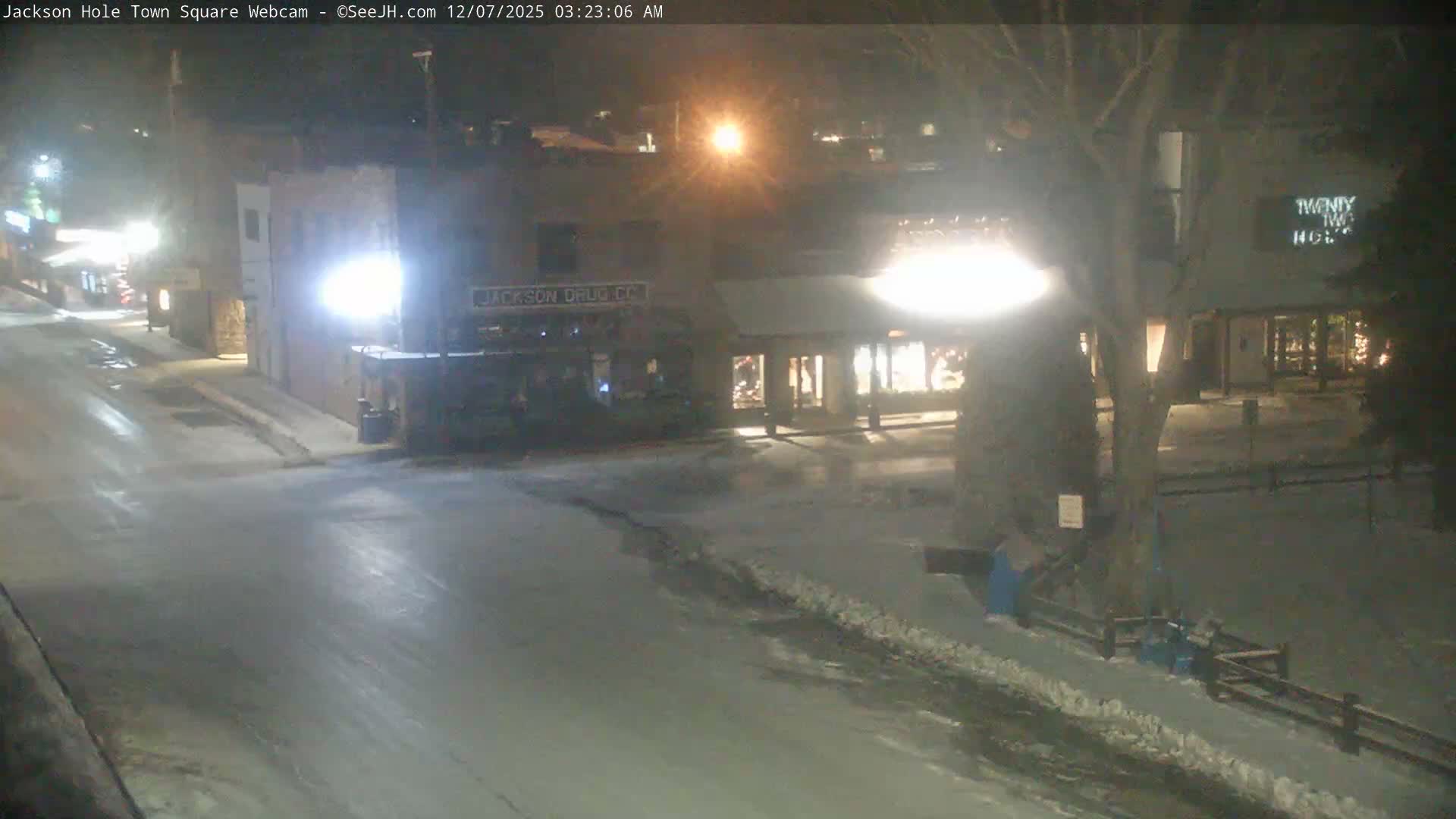 Jackson Hole, Jackson Town Center Square PTZ Live Cam - Jackson, Teton, Wyoming, USA