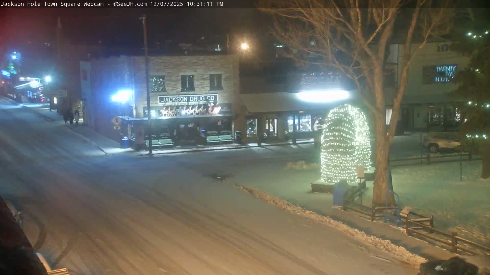 Jackson Hole, Jackson Town Center Square PTZ Live Cam - Jackson, Teton, Wyoming, USA