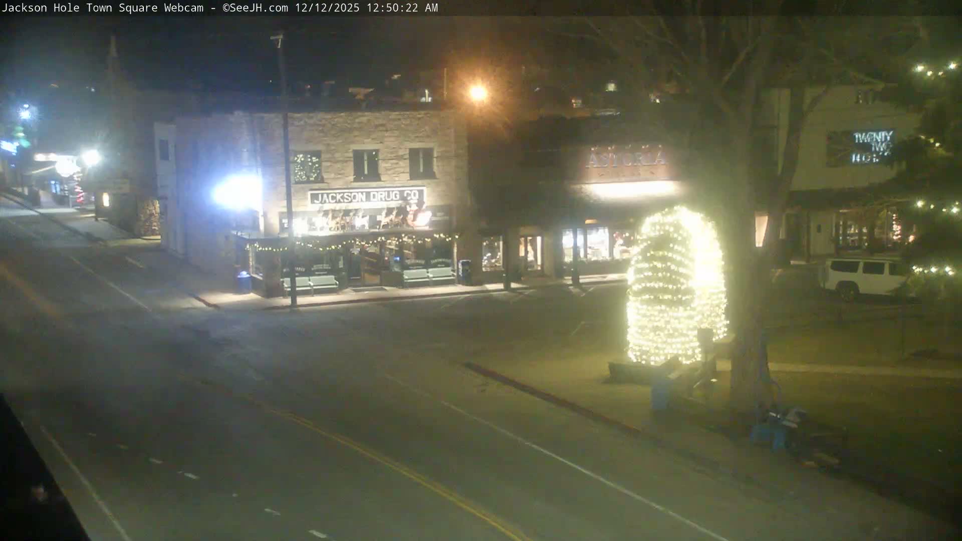 Jackson Hole, Jackson Town Center Square PTZ Live Cam - Jackson, Teton, Wyoming, USA