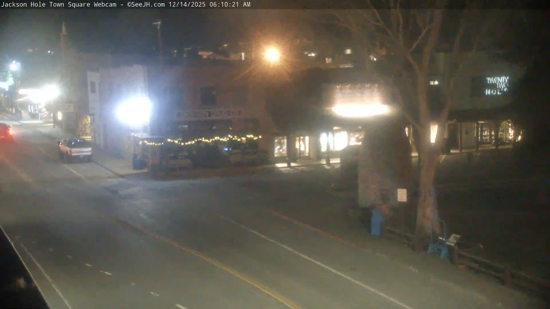 Jackson Hole, Jackson Town Center Square PTZ Live Cam - Jackson, Teton, Wyoming, USA