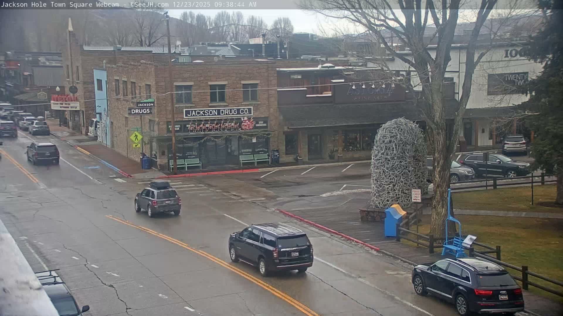 Jackson Hole, Jackson Town Center Square PTZ Live Cam - Jackson, Teton, Wyoming, USA