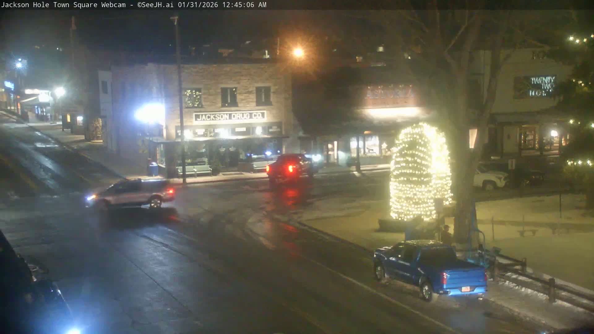 Jackson Hole, Jackson Town Center Square PTZ Live Cam - Jackson, Teton, Wyoming, USA