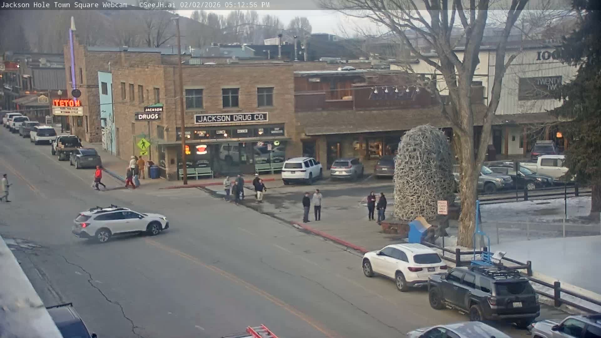 Jackson Hole, Jackson Town Center Square PTZ Live Cam - Jackson, Teton, Wyoming, USA