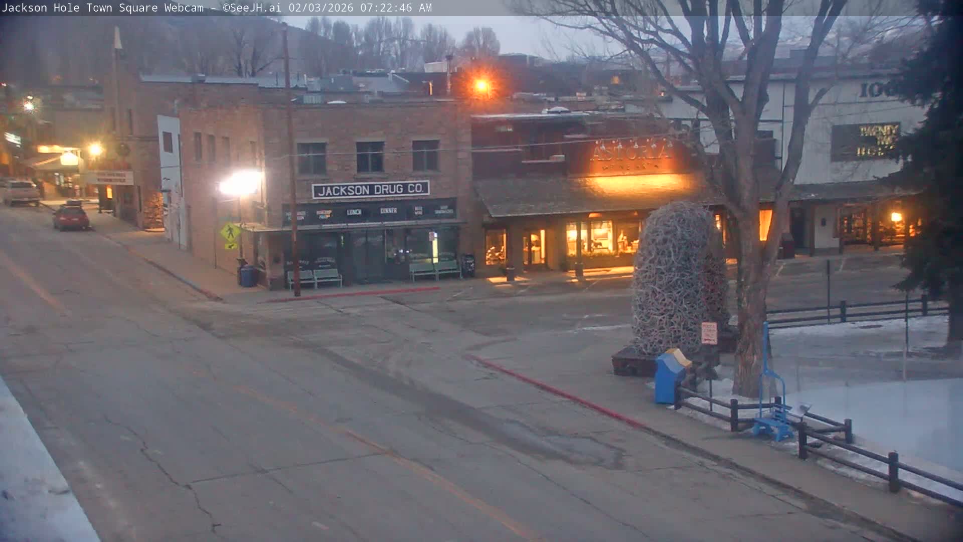Jackson Hole, Jackson Town Center Square PTZ Live Cam - Jackson, Teton, Wyoming, USA