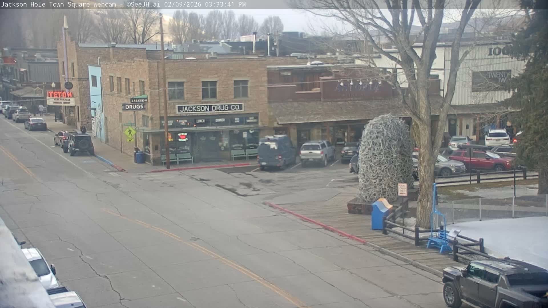 Jackson Hole, Jackson Town Center Square PTZ Live Cam - Jackson, Teton, Wyoming, USA