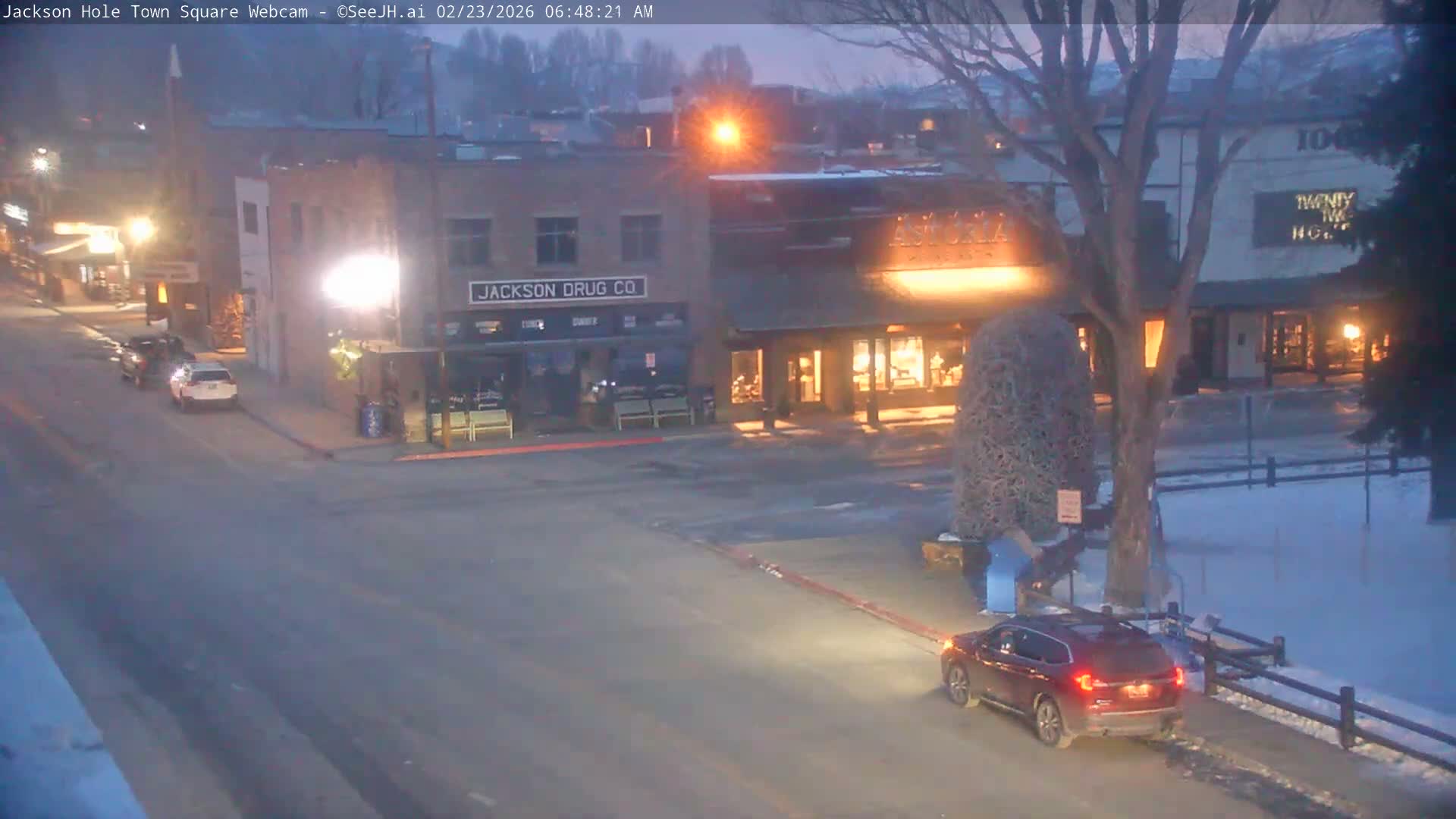 Jackson Hole, Jackson Town Center Square PTZ Live Cam - Jackson, Teton, Wyoming, USA